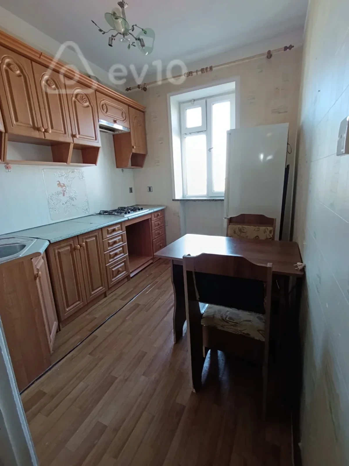 Kirayə verilir 2 otaqlı köhnə tikili 50 m²