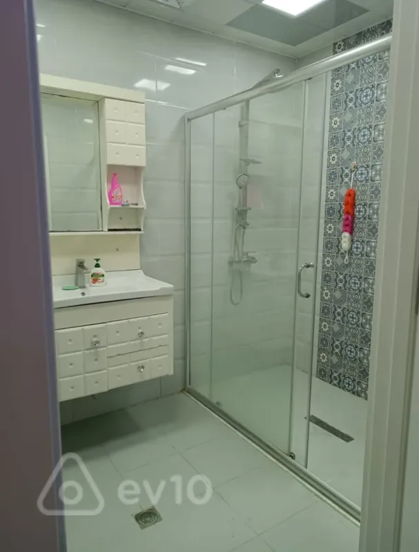 Kirayə verilir 3 otaqlı yeni tikili 110 m²