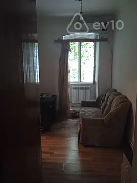 Kirayə verilir 3 otaqlı köhnə tikili 90 m²