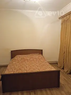 Kirayə verilir 3 otaqlı köhnə tikili 90 m²