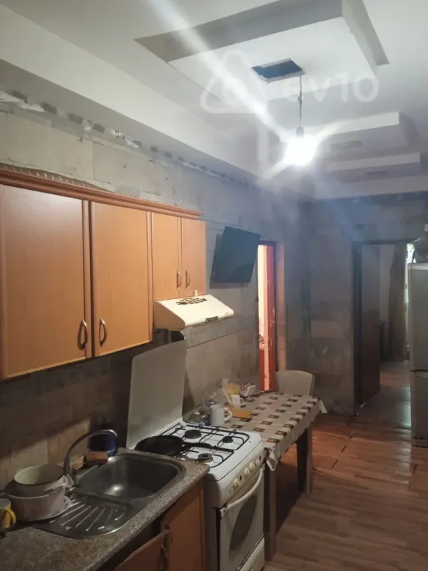 Kirayə verilir 3 otaqlı köhnə tikili 90 m²