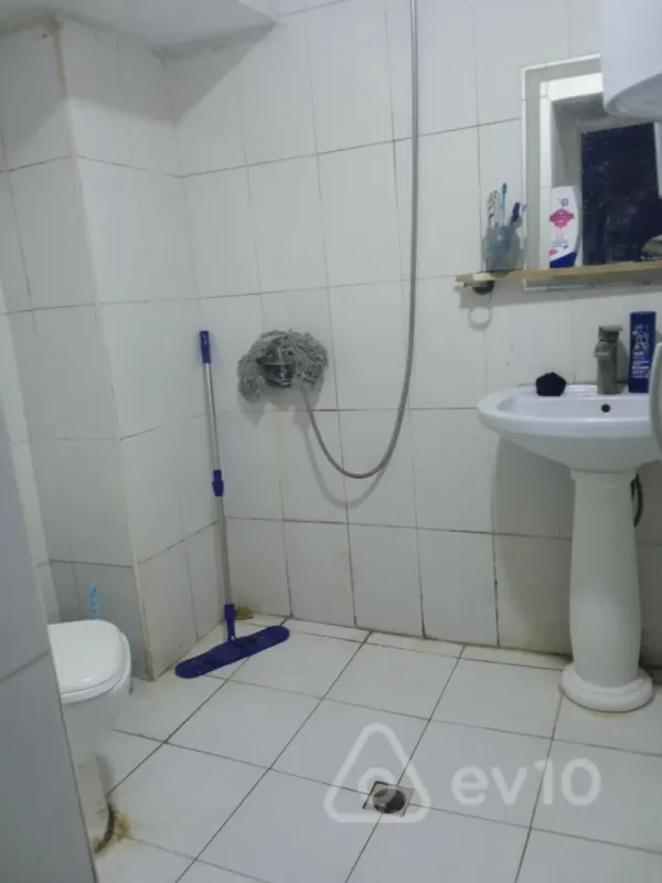 Kirayə verilir 3 otaqlı köhnə tikili 90 m²