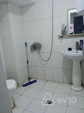 Kirayə verilir 3 otaqlı köhnə tikili 90 m²