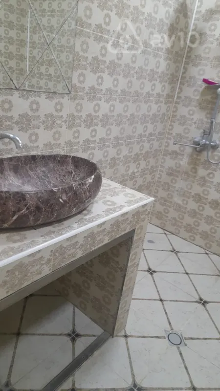 Kirayə verilir 3 otaqlı yeni tikili 80 m²