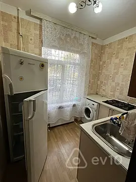 Kirayə verilir 3 otaqlı köhnə tikili 70 m²