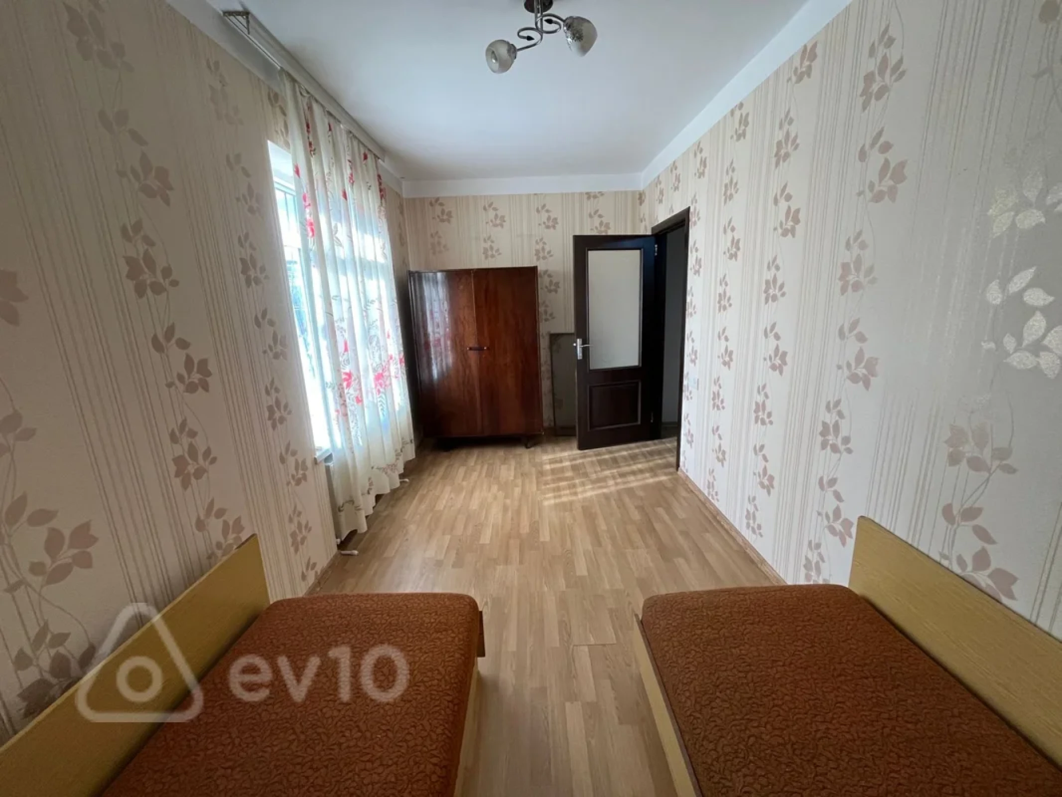 Kirayə verilir 3 otaqlı köhnə tikili 70 m²
