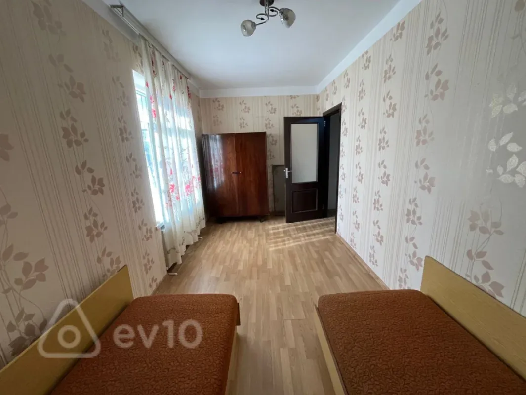Kirayə verilir 3 otaqlı köhnə tikili 70 m²