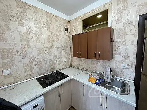 Kirayə verilir 3 otaqlı köhnə tikili 70 m²