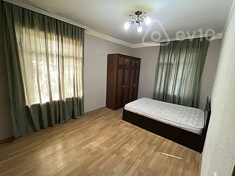 Kirayə verilir 3 otaqlı köhnə tikili 70 m²
