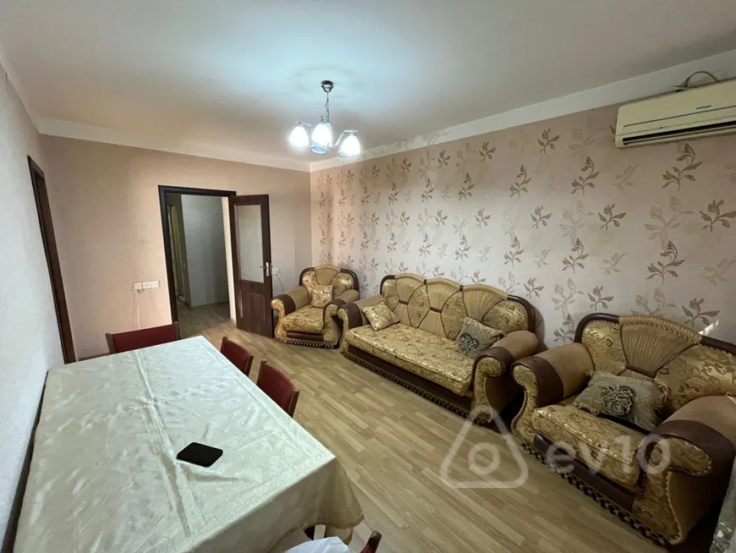 Kirayə verilir 3 otaqlı köhnə tikili 70 m²