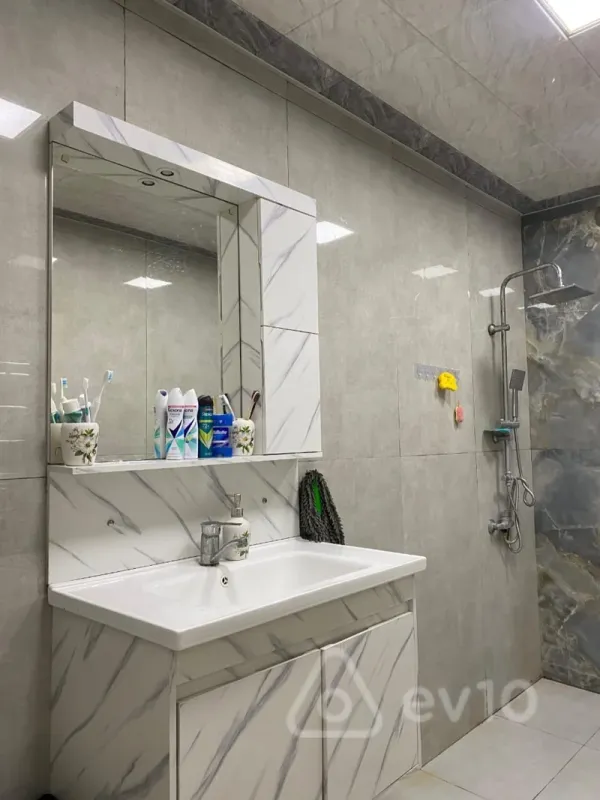 Kirayə verilir 3 otaqlı yeni tikili 85 m²