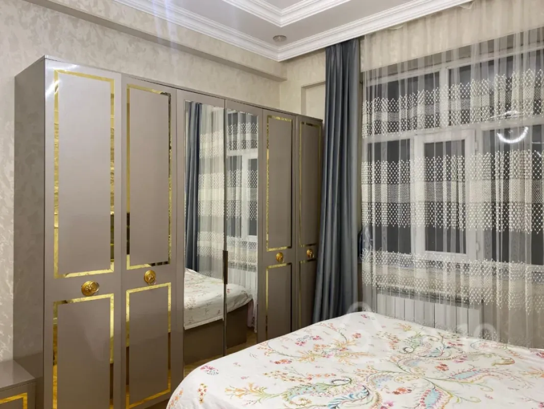 Kirayə verilir 3 otaqlı yeni tikili 85 m²