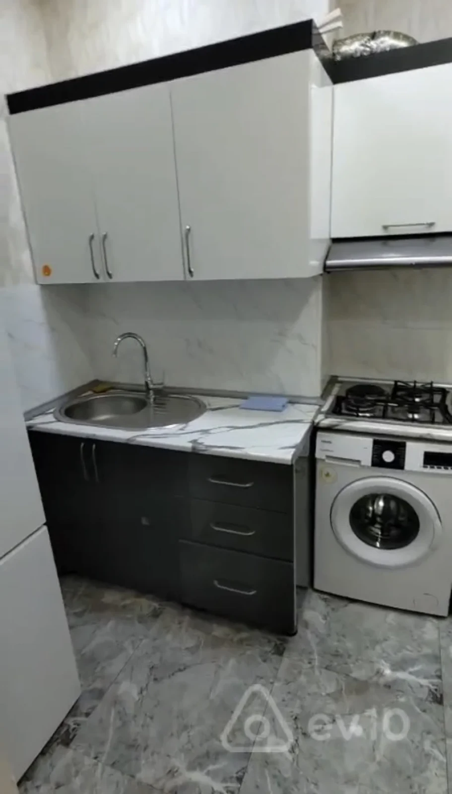 Kirayə verilir 2 otaqlı yeni tikili 50 m²