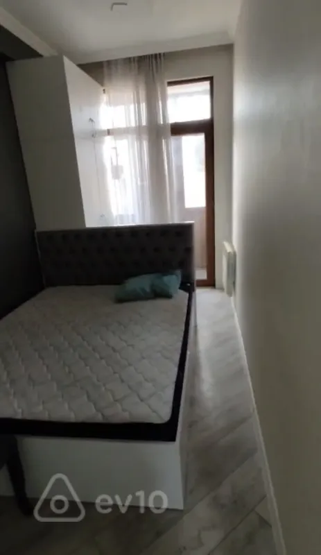 Kirayə verilir 2 otaqlı yeni tikili 50 m²