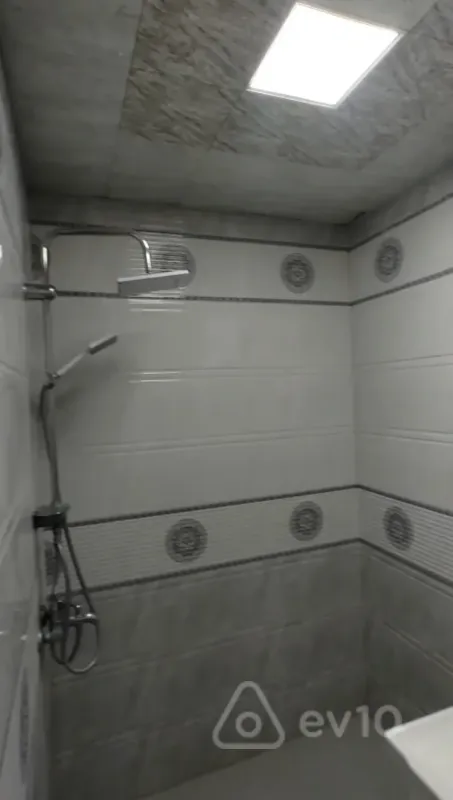 Kirayə verilir 2 otaqlı yeni tikili 50 m²