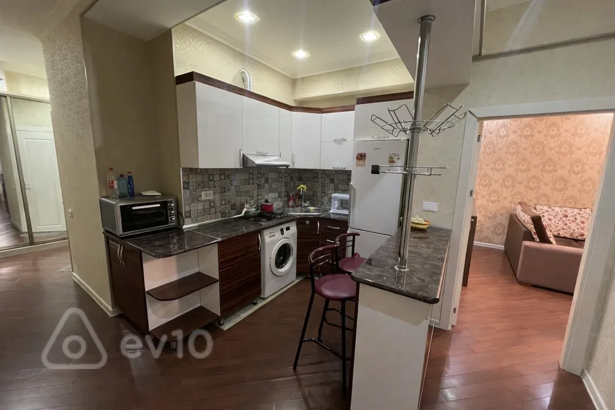 Kirayə verilir 2 otaqlı yeni tikili 70 m²