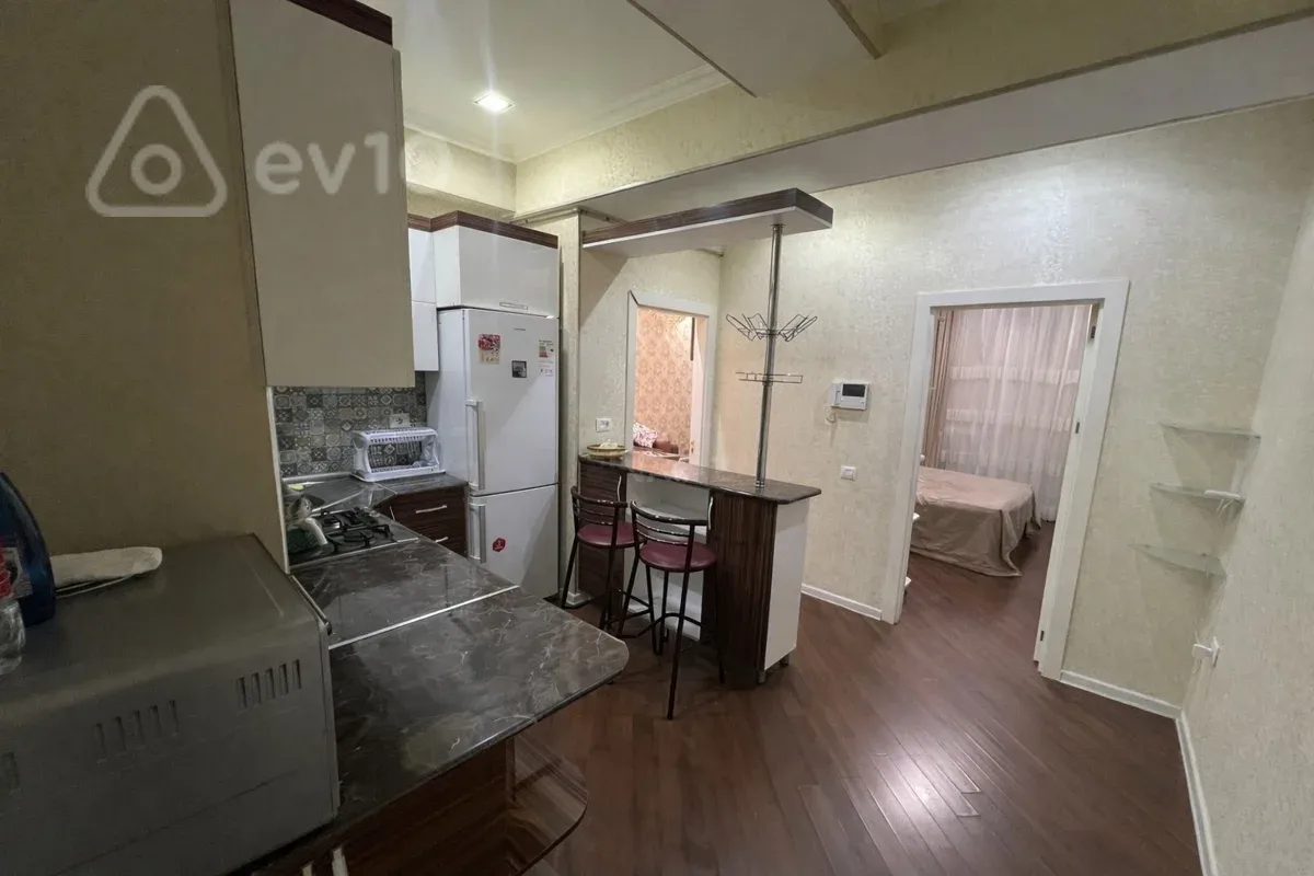 Kirayə verilir 2 otaqlı yeni tikili 70 m²