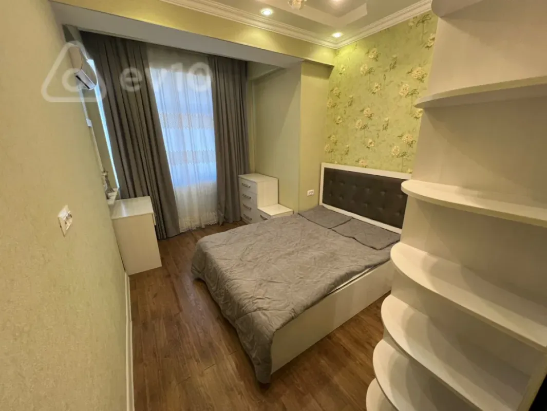 Kirayə verilir 3 otaqlı yeni tikili 90 m²