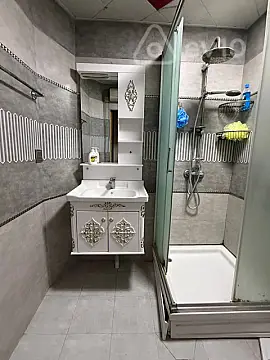 Kirayə verilir 4 otaqlı köhnə tikili 120 m²