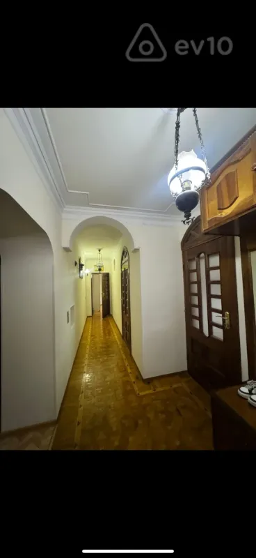 Kirayə verilir 4 otaqlı köhnə tikili 120 m²