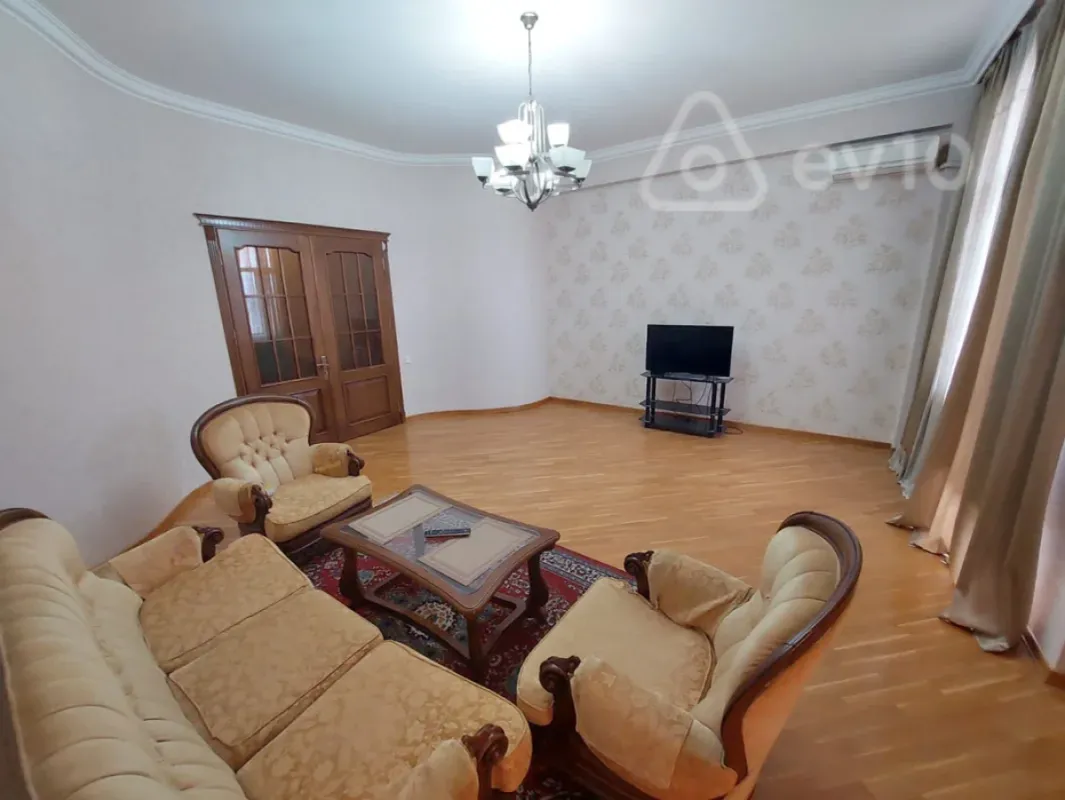 Kirayə verilir 3 otaqlı yeni tikili 120 m²