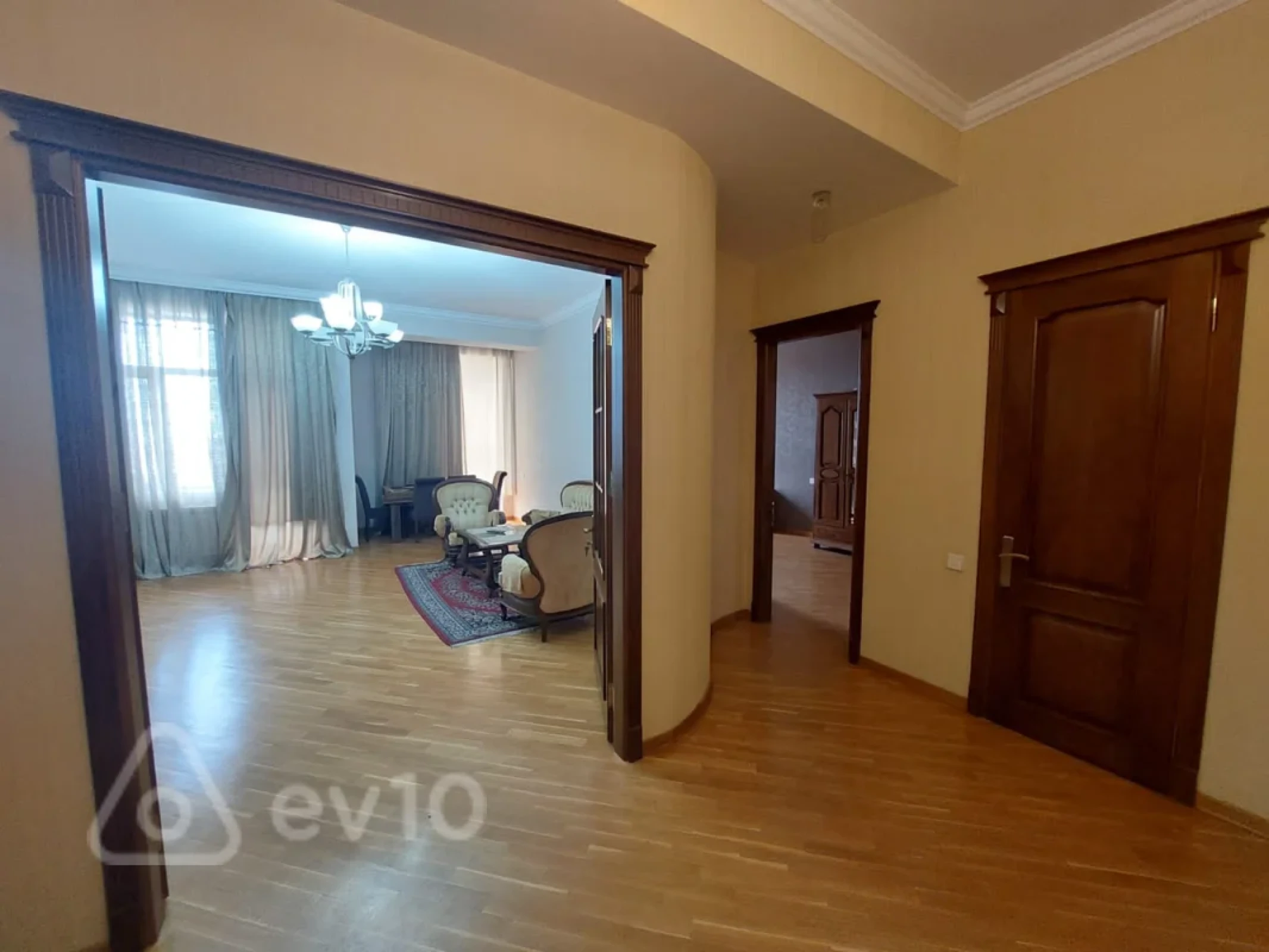 Kirayə verilir 3 otaqlı yeni tikili 120 m²
