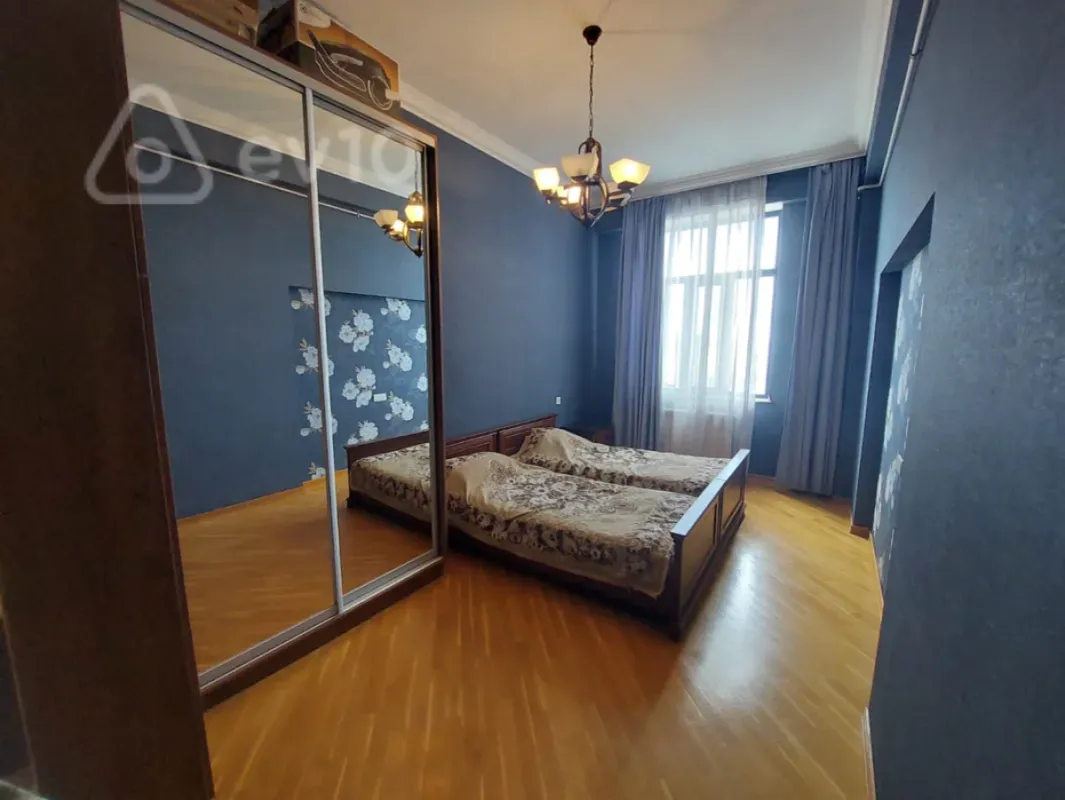 Kirayə verilir 3 otaqlı yeni tikili 120 m²