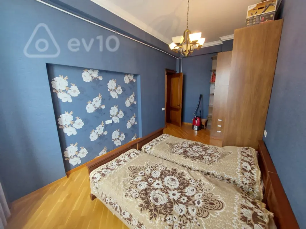 Kirayə verilir 3 otaqlı yeni tikili 120 m²