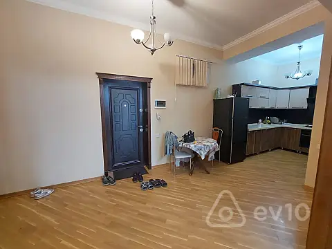 Kirayə verilir 3 otaqlı yeni tikili 120 m²
