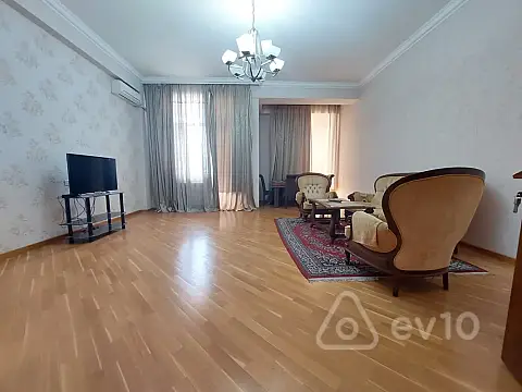 Kirayə verilir 3 otaqlı yeni tikili 120 m²
