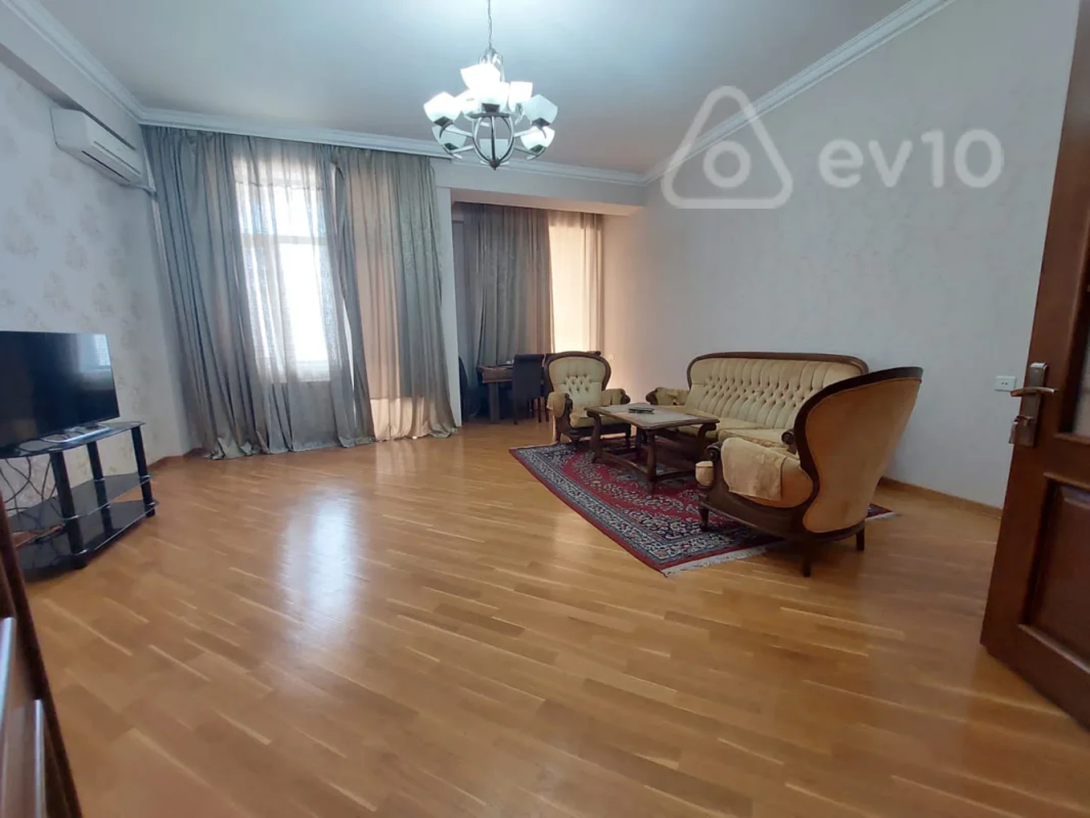 Kirayə verilir 3 otaqlı yeni tikili 120 m²