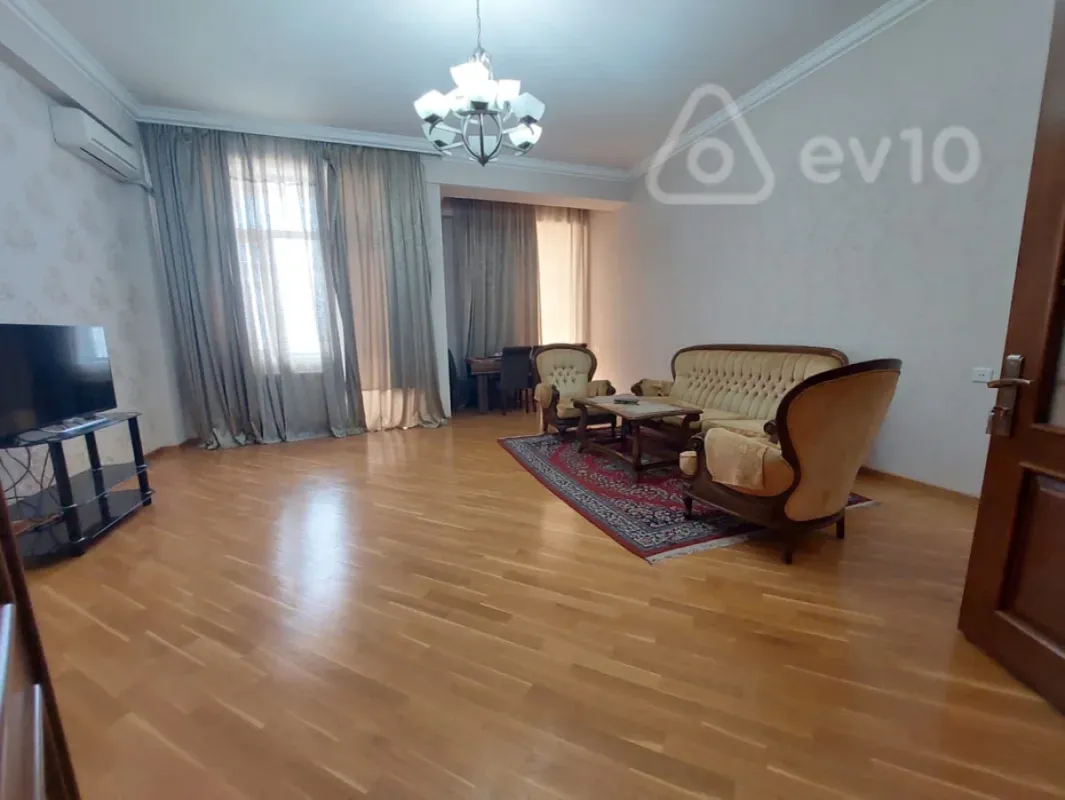 Kirayə verilir 3 otaqlı yeni tikili 120 m²