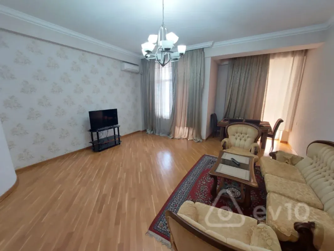 Kirayə verilir 3 otaqlı yeni tikili 120 m²