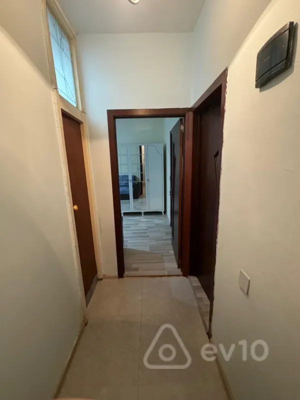 Kirayə verilir 3 otaqlı köhnə tikili 70 m²