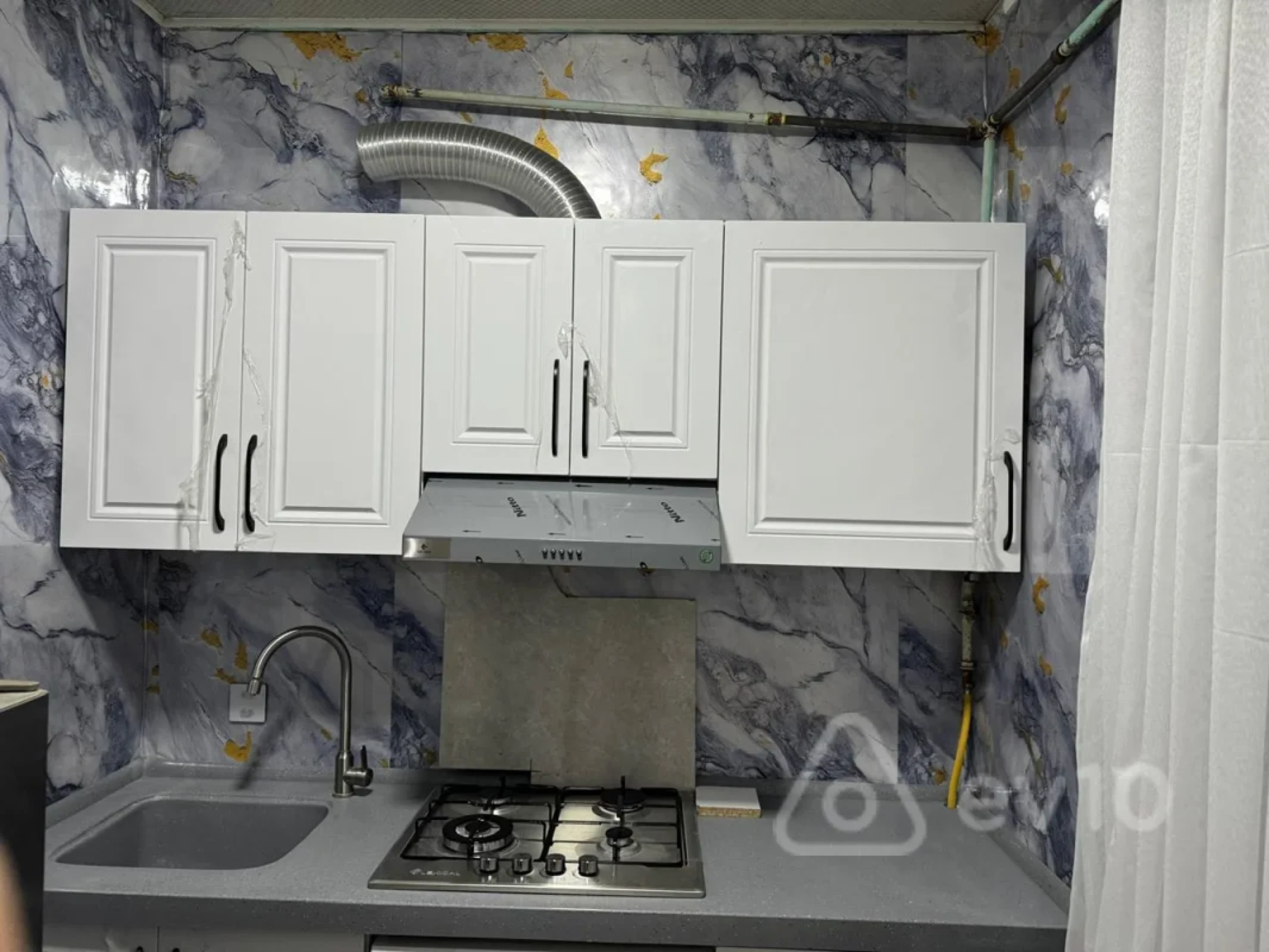 Kirayə verilir 3 otaqlı köhnə tikili 70 m²