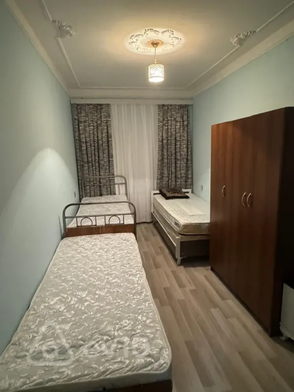 Kirayə verilir 3 otaqlı köhnə tikili 70 m²