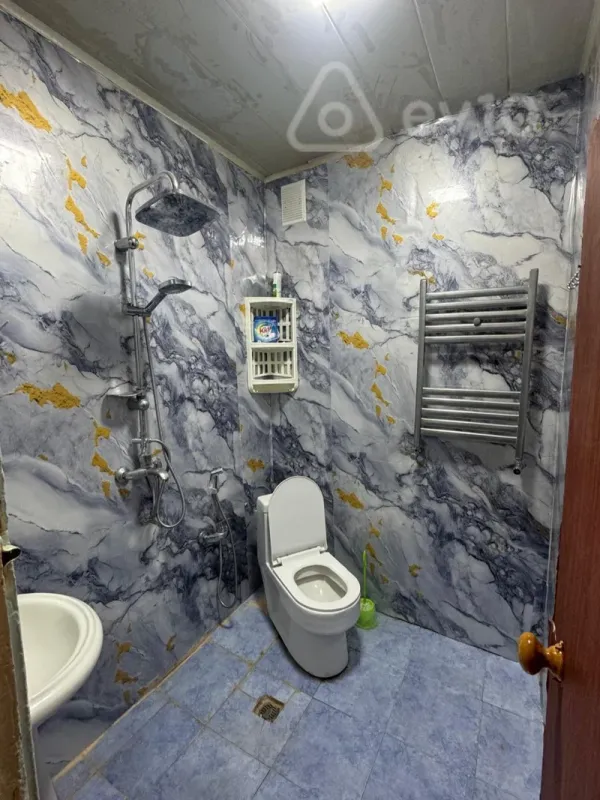 Kirayə verilir 3 otaqlı köhnə tikili 70 m²