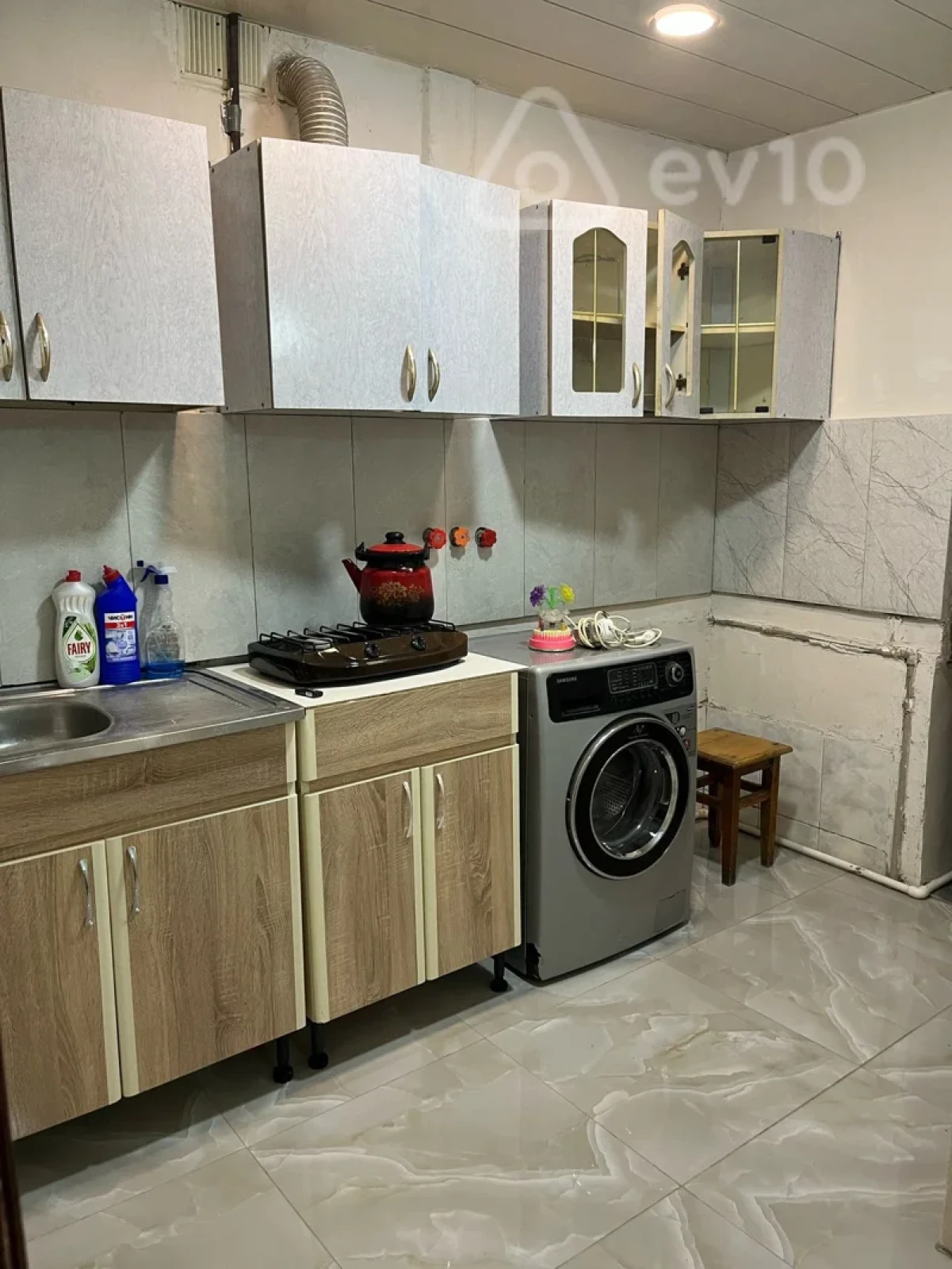 Kirayə verilir 3 otaqlı köhnə tikili 60 m²
