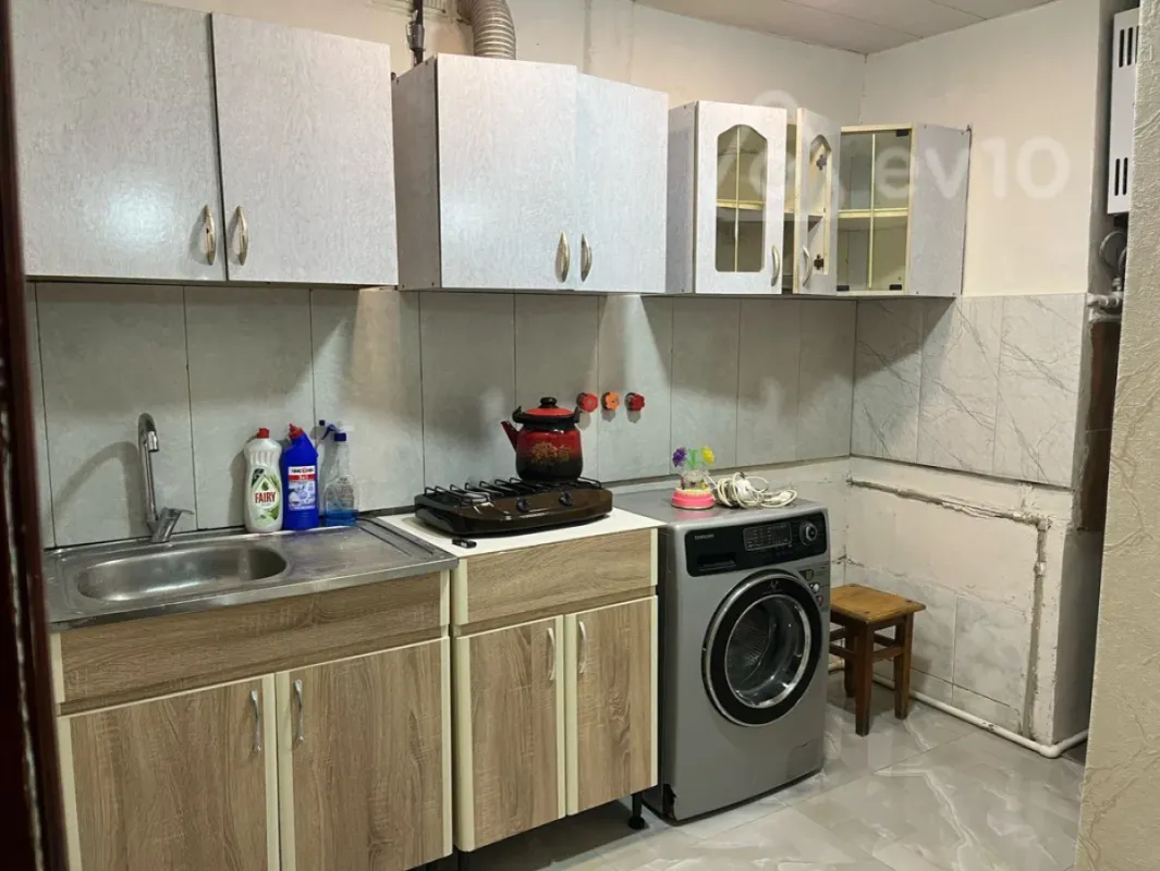 Kirayə verilir 3 otaqlı köhnə tikili 60 m²