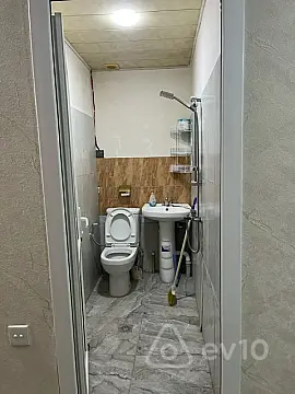 Kirayə verilir 3 otaqlı köhnə tikili 60 m²