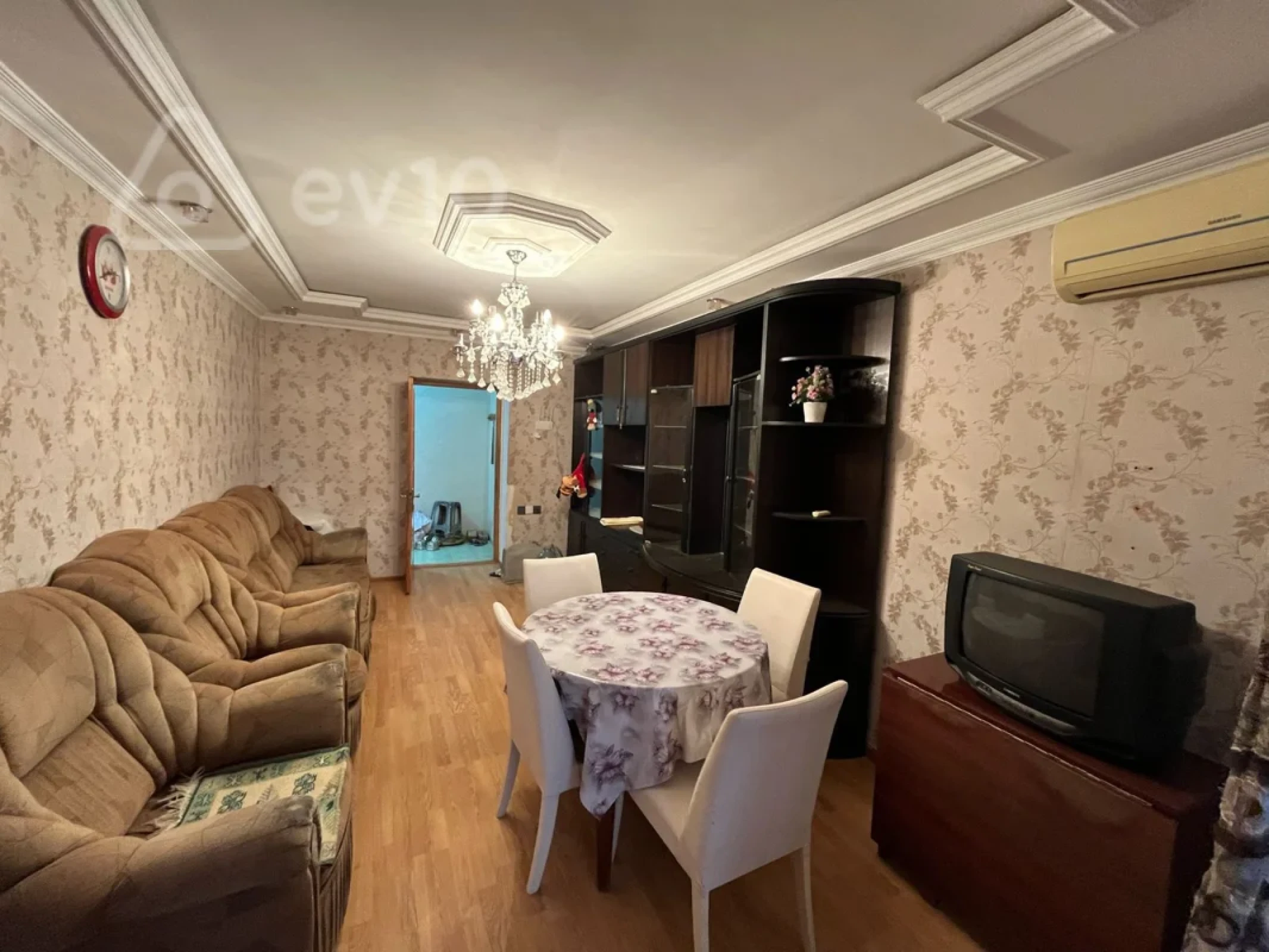 Kirayə verilir 3 otaqlı köhnə tikili 60 m²