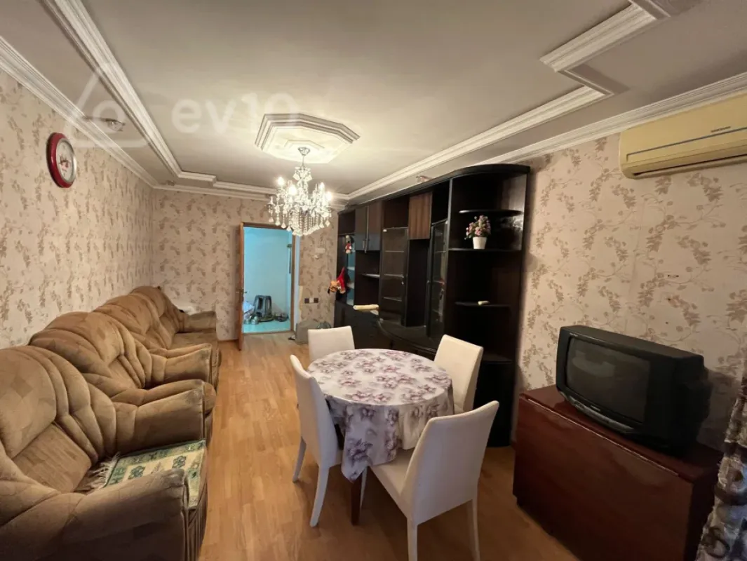Kirayə verilir 3 otaqlı köhnə tikili 60 m²