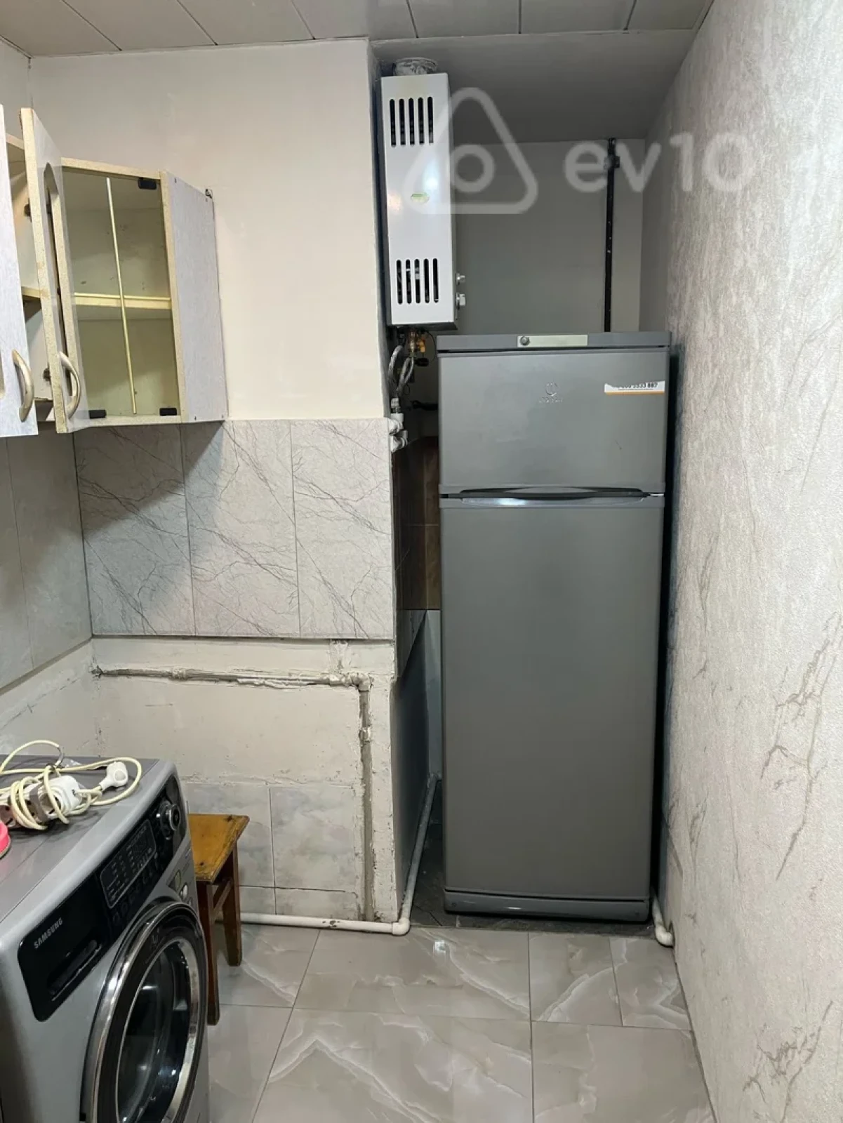 Kirayə verilir 3 otaqlı köhnə tikili 60 m²