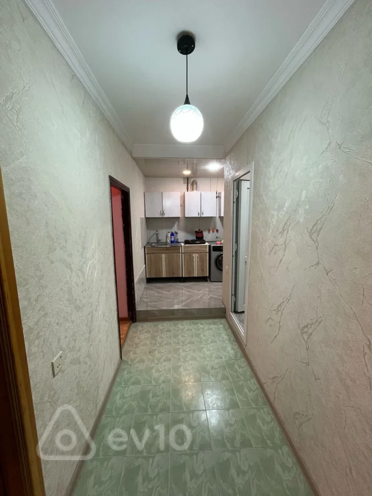 Kirayə verilir 3 otaqlı köhnə tikili 60 m²