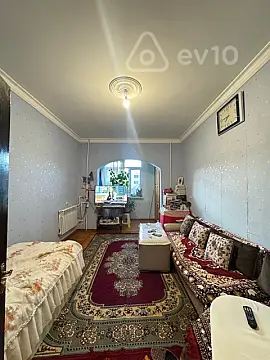 Satılır 2 otaqlı köhnə tikili 50 m²