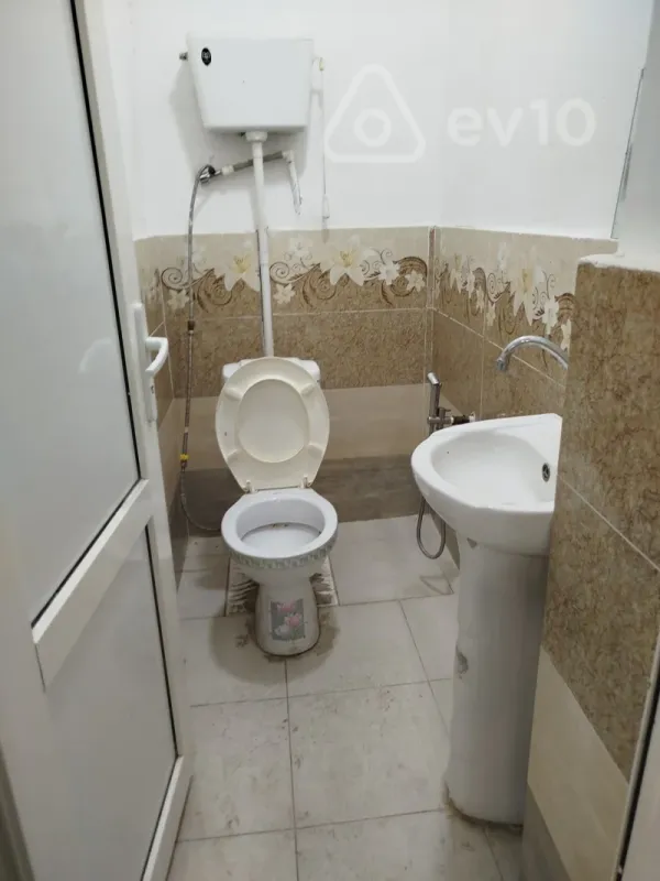 Kirayə verilir mənzil 150 m²