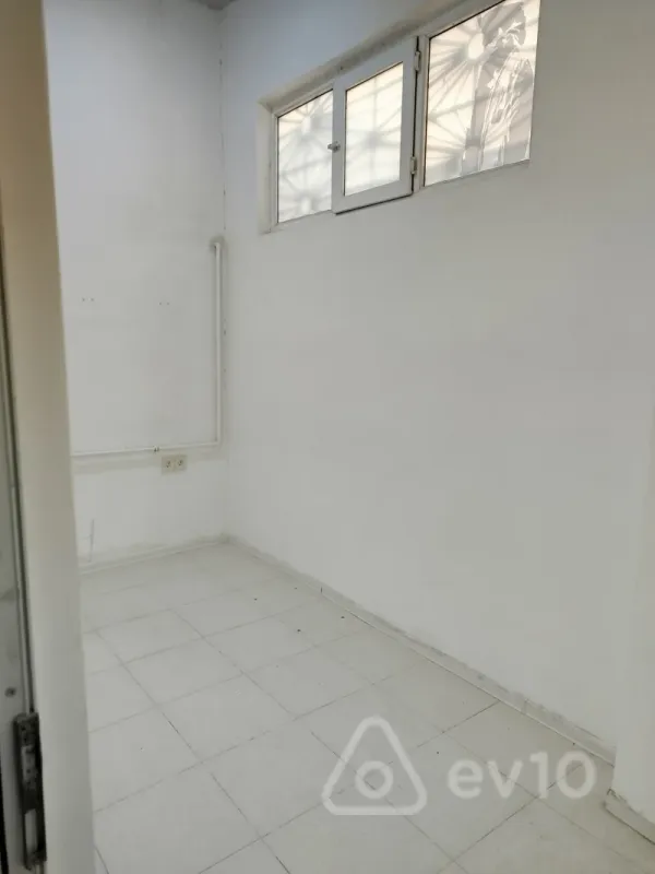 Kirayə verilir mənzil 150 m²