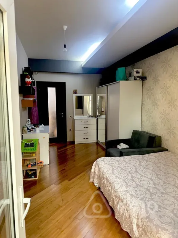 Satılır 3 otaqlı yeni tikili 170 m²