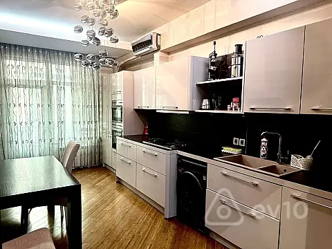 Satılır 3 otaqlı yeni tikili 170 m²