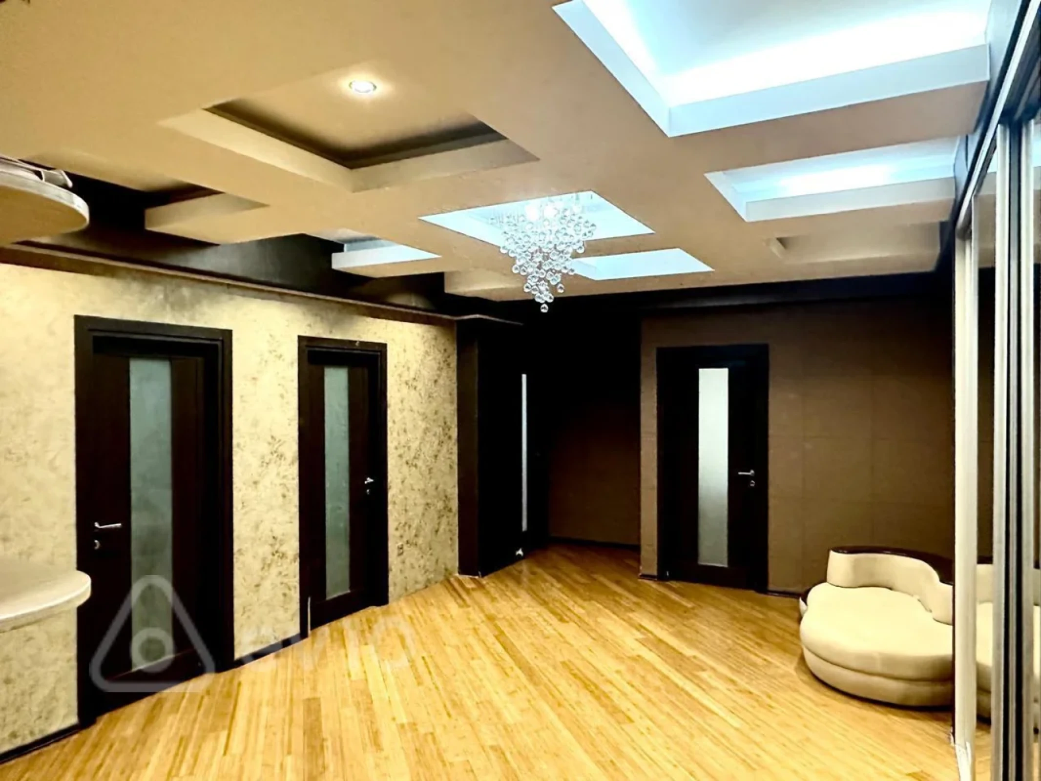 Satılır 3 otaqlı yeni tikili 170 m²